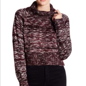 ROMEO+JULIET COUTURE cropped turtleneck